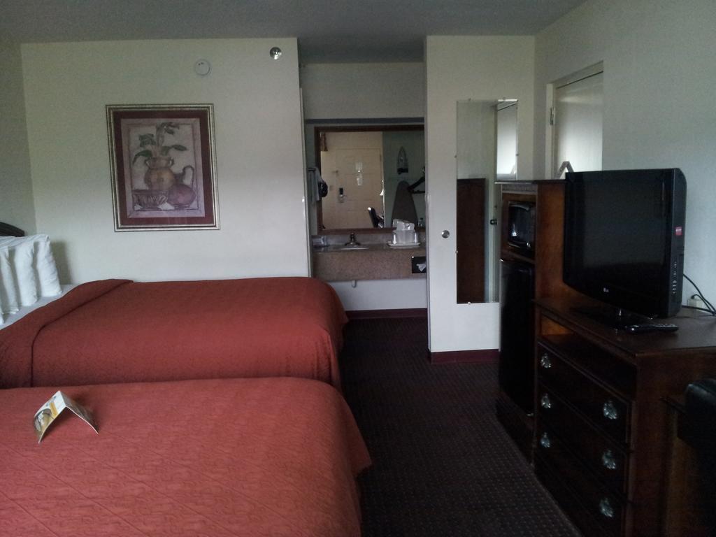 Quality Inn Pelham I-65 Exit 246 Exteriér fotografie