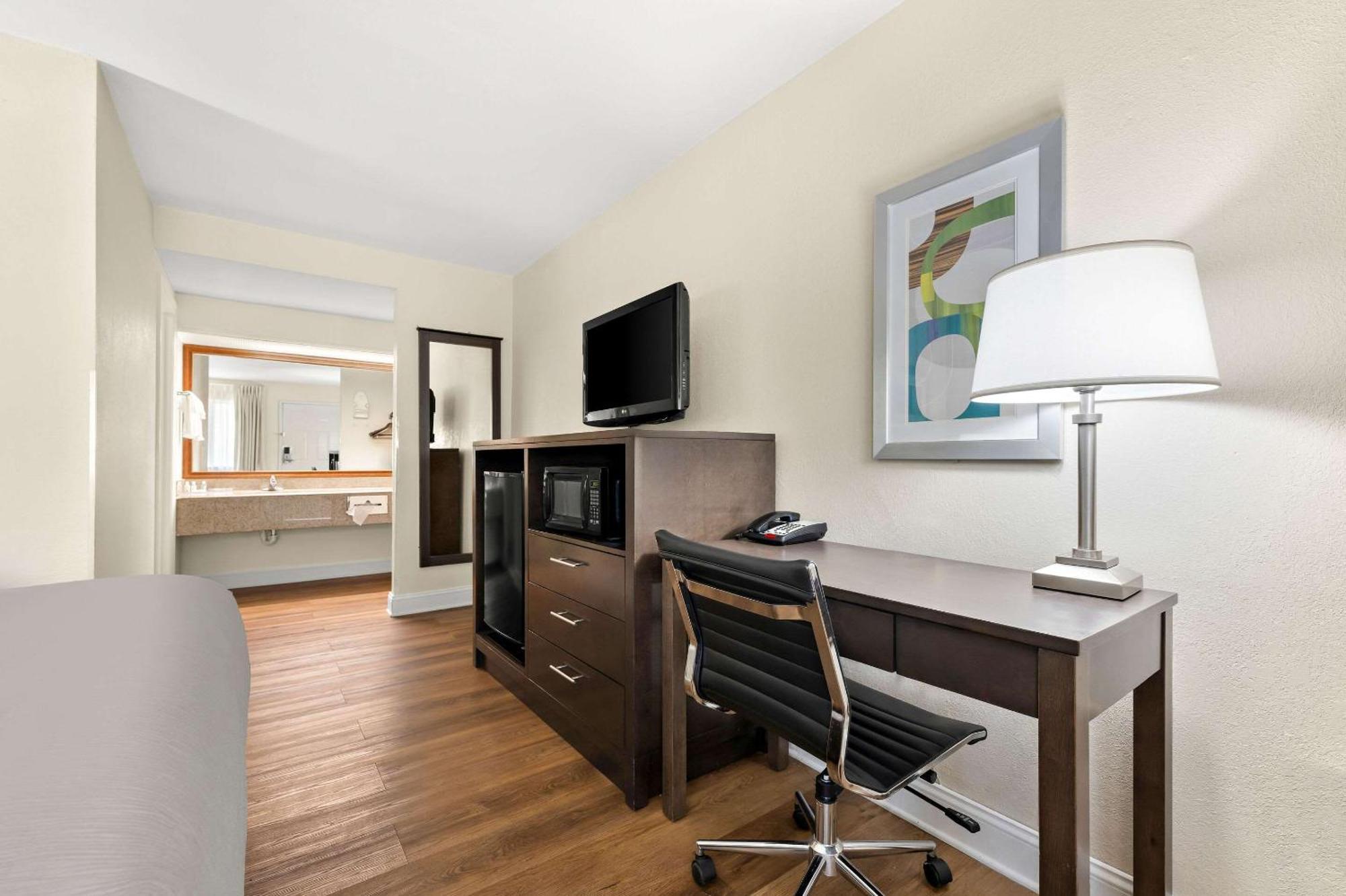 Quality Inn Pelham I-65 Exit 246 Exteriér fotografie