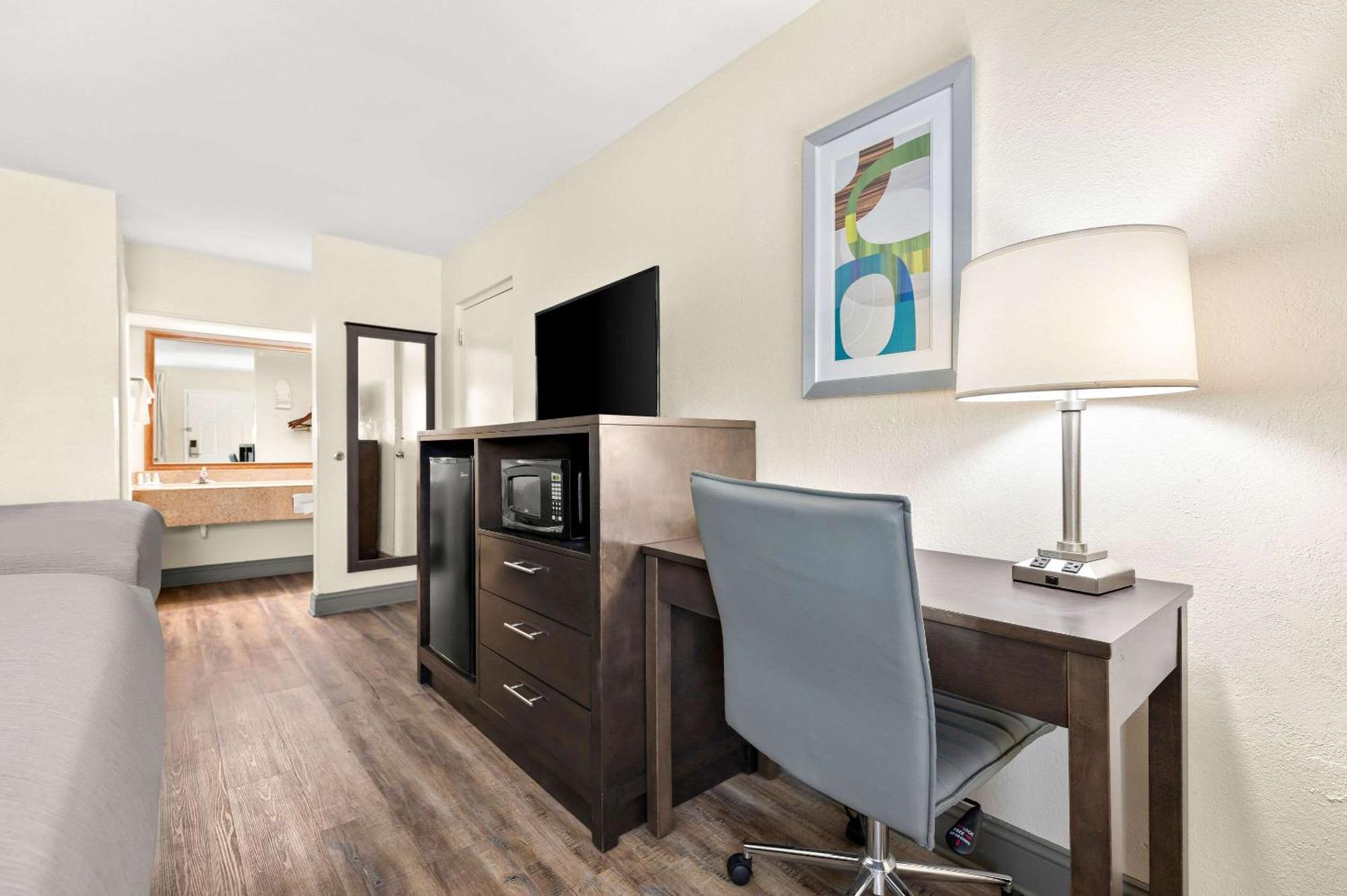Quality Inn Pelham I-65 Exit 246 Exteriér fotografie